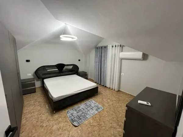 Tirane, jepet me qera apartament 2+1 Kati 4, 750 € 