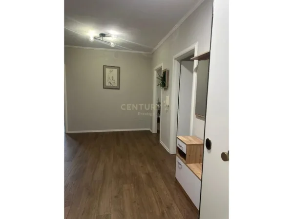 Tirane, jepet me qera apartament 1+1 Kati 4, 78 m² 800 € 