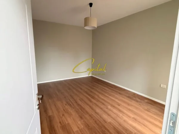 Tirane, jepet me qera apartament 1+1 Kati 3, 65 m² 700 € (BLV BAJRAM CURRI)