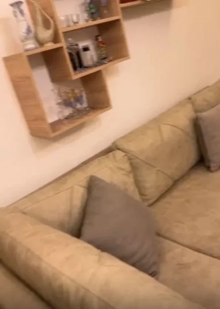 Tirane, jepet me qera apartament 2+1+Ballkon , (HARRY FULTZ)