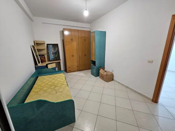 Apartament me qira pranë Kopshtit Zoologjik – Tiranë