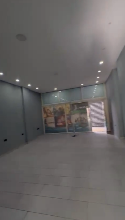 Tirane, jepet me qera dyqan Kati 0, 120 m² 500 € (RRUGA E DIBRES)