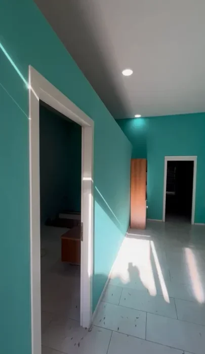 Tirane, jepet me qera dyqan Kati 0, 120 m² 500 € (RRUGA E DIBRES)