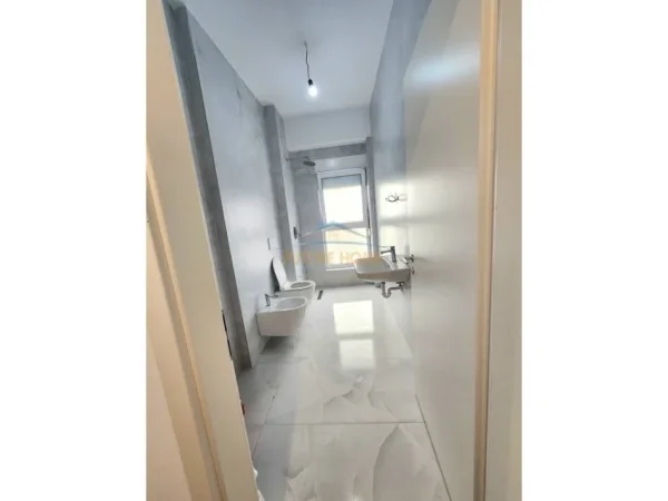 Tirane, shitet apartament 1+1+Ballkon , 59 m² 108.000 € (ALIDEM)