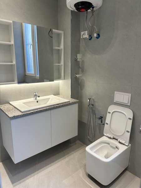 Tirane, jepet me qera apartament 2+1+Ballkon Kati 1, 80 m² 600 € (DON BOSKO)