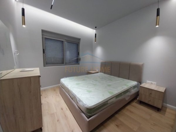 Tirane, jepet me qera apartament 1+1+Ballkon Kati 7, 60 m² 500 € (UNAZA E RE)