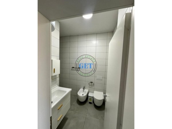 Durres, jepet me qera apartament 2+1 Kati 3, 75 m² 400 € (Stadiumi)