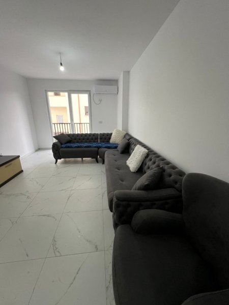 Tirane, jepet me qera apartament 2+1+Ballkon , 95 m² 400 € (Kamez)