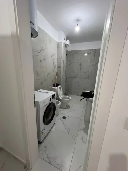 Tirane, jepet me qera apartament 2+1+Ballkon , 95 m² 400 € (Kamez)