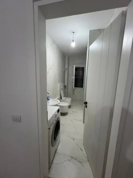 Tirane, jepet me qera apartament 2+1 Kati 7, 95 m² 400 € (Kamez)