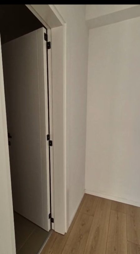 Jepet me Qera Apartament 1+1 tek Pazari i Ri,550 €uro