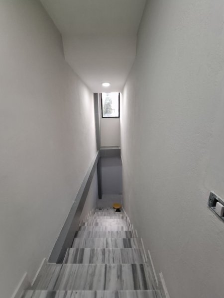 Me qira Ambient 260m2)l || (📍21 dhjetori 30 m larg unazës) || Direkt rrugë || 2500 euro/Muaj🔥🔥