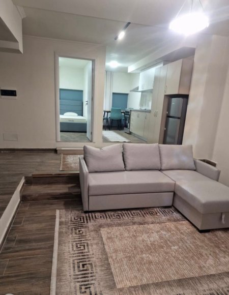 jepet me qera apartament 2+1 Kati 0, 85 m² 700 € (STACIONI TRENIT)