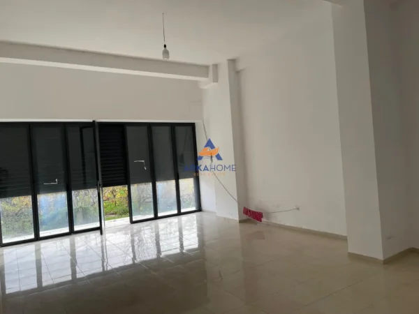 Tirane, jepet me qera ambjent biznesi Kati 0, 78 m² 700 € (⁠VENDODHJA ASTIR RRUGA TEODOR KEKO)