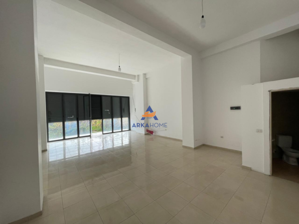 Tirane, jepet me qera ambjent biznesi Kati 0, 78 m² 700 € (⁠VENDODHJA ASTIR RRUGA TEODOR KEKO)