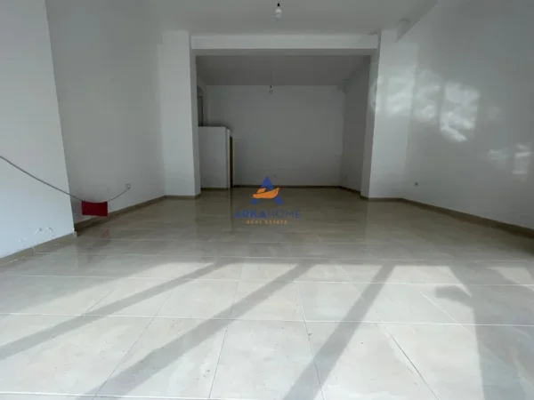 Tirane, jepet me qera ambjent biznesi Kati 0, 78 m² 700 € (⁠VENDODHJA ASTIR RRUGA TEODOR KEKO)