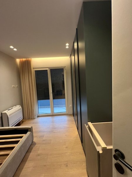 Tirane, jepet me qera apartament 2+1 Kati 6, 100 m² 500 € (Kamez)