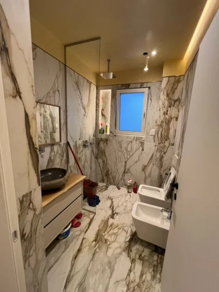 Tirane, jepet me qera apartament 2+1 Kati 6, 100 m² 500 € (Kamez)