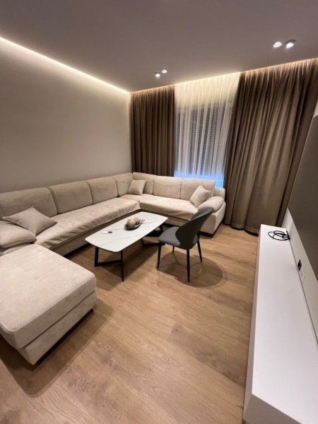 Tirane, jepet me qera apartament 2+1 Kati 6, 100 m² 500 € (Kamez)