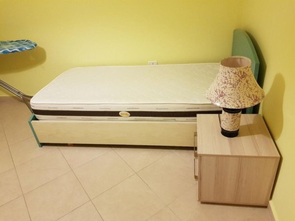 Tirane, jepet me qera apartament 2+1 Kati 4, 94 m² 700 € (qender)