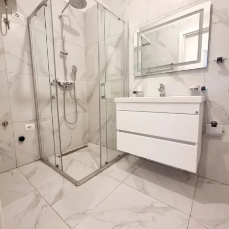 Tirane, shitet apartament 2+1+Ballkon Kati 1, 110 m² 280.000 € 