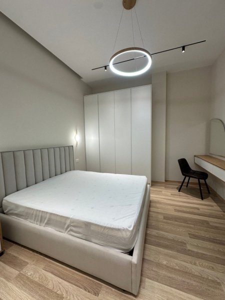 Tirane, jepet me qera apartament 2+1+Ballkon Kati 1, 80 m² 600 € (Don Bosko)