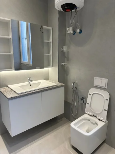 Tirane, jepet me qera apartament 2+1+Ballkon Kati 1, 80 m² 600 € (Don Bosko)