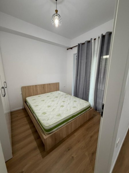 Tirane, jepet me qera apartament 1+1 , 50 m² 450 € (ali demi)