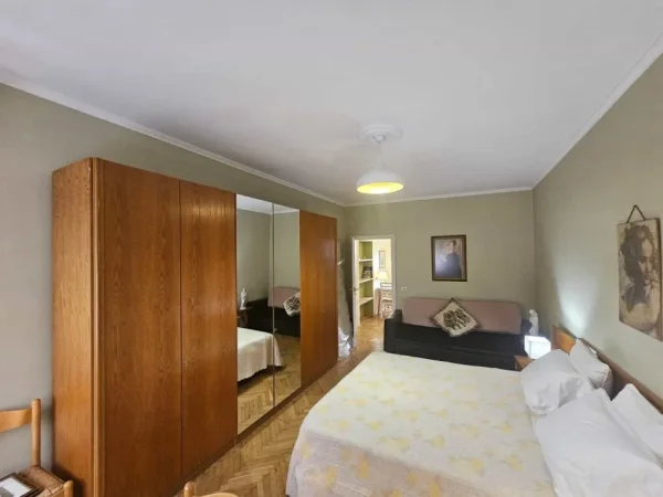 Tirane, jepet me qera apartament 1+1 Kati 2, 60 m² 600 € (Qender)