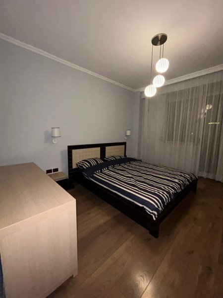 Tirane, jepet me qera apartament 2+1+Ballkon Kati 8, 120 m² 800 € (Vila Gold)