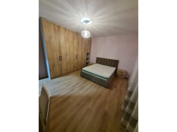Tirane, shitet apartament 2+1+Ballkon Kati 5, 94 m² 210.000 € (RRUGA E KAVAJES)