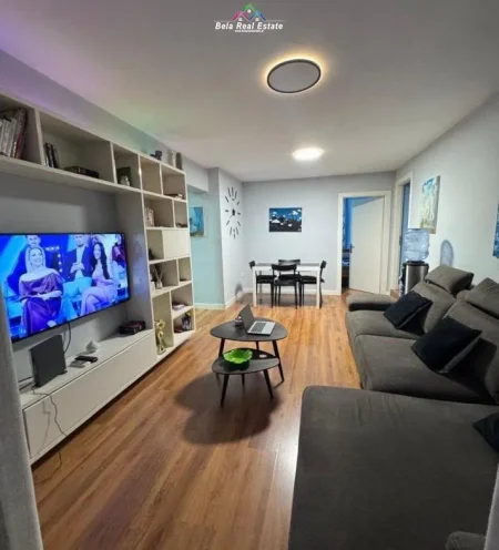 Tirane, jepet me qera apartament 2+1 Kati 3, 80 m² 900 € (Rruga Perlat rexhepi)