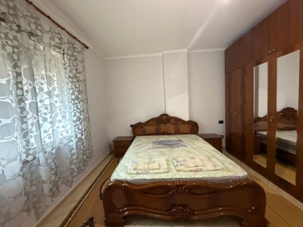 Tirane, jepet me qera apartament 1+1 Kati 2, 70 m² 450 € (astir)