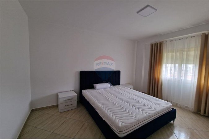 Vlore - Lungomare, jepet me qera apartament 1+1 Kati 4, 78 m² 350 € (Rruga Dhimiter Konomi, 7 PALLATET, VLORË)