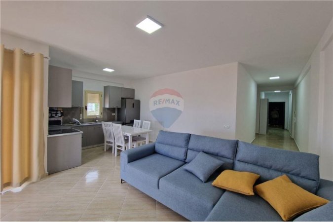 Vlore - Lungomare, jepet me qera apartament 1+1 Kati 4, 78 m² 350 € (Rruga Dhimiter Konomi, 7 PALLATET, VLORË)