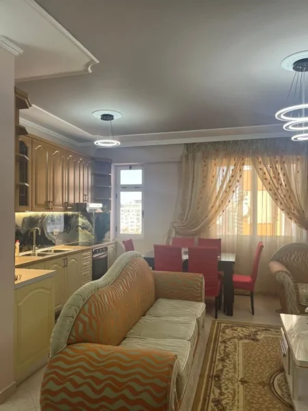 Tirane, jepet me qera apartament 2+1 , 650 € (vasil shanto)