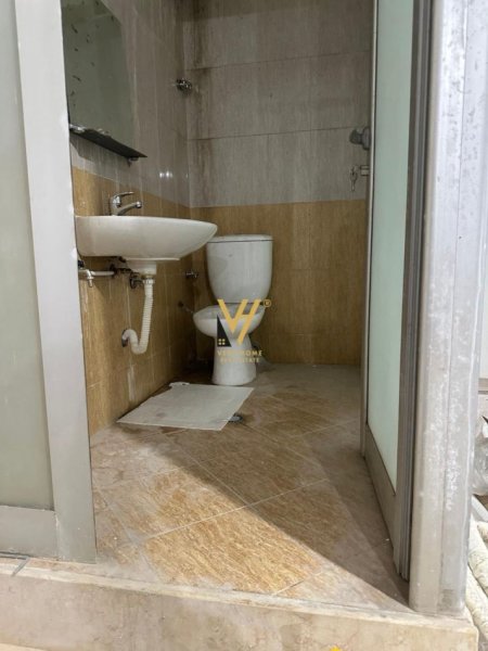 Tirane, jepet me qera magazine Kati -1, 80 m² 400 € (ASTIR)