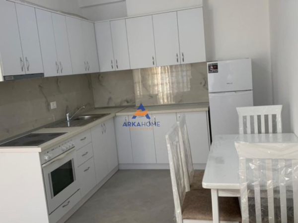 Tirane, jepet me qera apartament 1+1+Ballkon Kati 8, 80 m² 469 € 