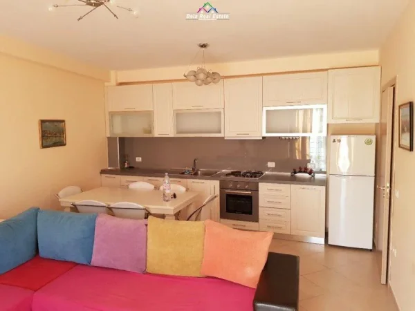 Tirane, jepet me qera apartament 2+1 Kati 4, 95 m² 700 € (Rruga Sami Frasheri)