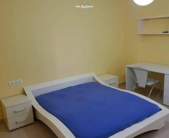 Tirane, jepet me qera apartament 2+1 Kati 4, 95 m² 700 € (Rruga Sami Frasheri)