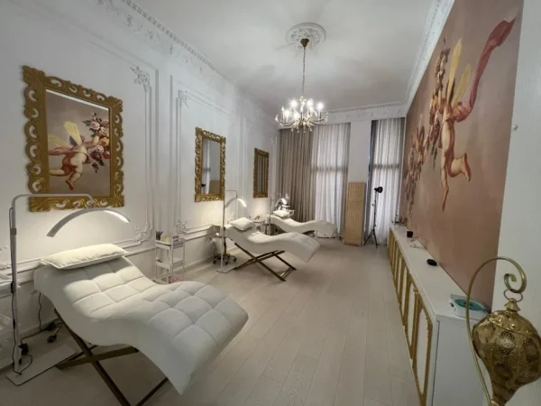 Tirane, shitet ambjent biznesi Kati 1, 78 m²