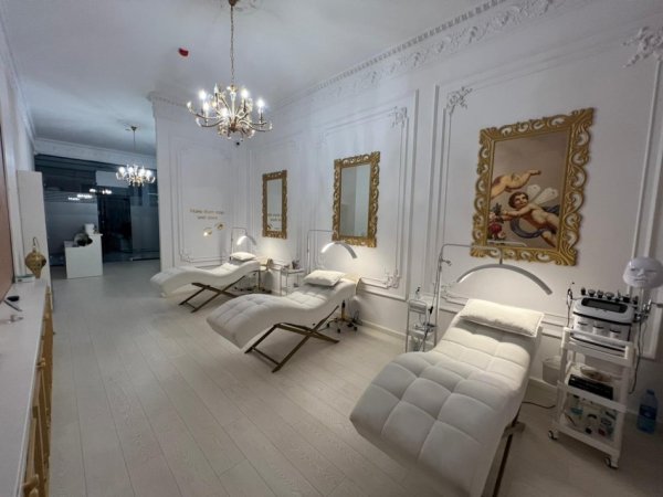 Tirane, shitet ambjent biznesi Kati 1, 78 m² 