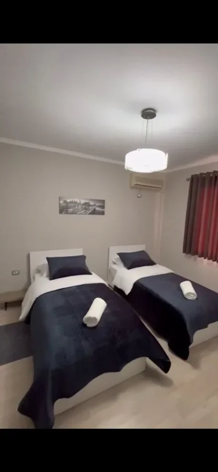 Tirane, jepet me qera apartament 2+1+Ballkon Kati 3, 80 m² 520 € (LAPRAKE)