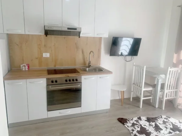 Tirane, jepet me qera apartament 1+1+Aneks Kati 5, 35 m² 40 000 Leke(Kompleksi Mangalem)