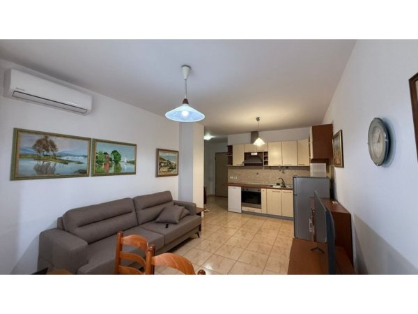 Tirane, jepet me qera apartament 1+1+Aneks+Ballkon Kati 4, 61 m² 550 € 