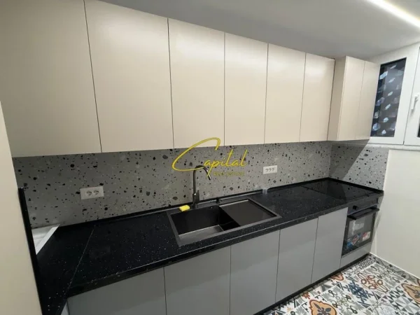 Tirane, jepet me qera apartament 2+1 Kati 3, 80 m² 850 € (21 DHJETORI)