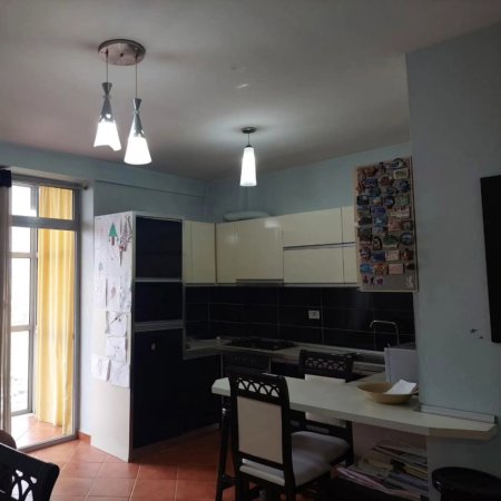 Tirane, jepet me qera apartament 2+1+Aneks+Ballkon Kati 8, 80 m² 500 € (Rruga Teodor Keko)