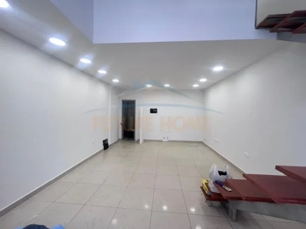 Tirane, jepet me qera ambjent biznesi Kati 0, 50 m² 750 € (Rruga e Elbasanit)