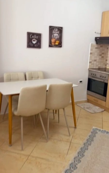 Tirane, jepet me qera apartament 1+1+Aneks+Ballkon Kati 7, 74 m² 430 € (Rruga 3 Dëshmorët pranë me Palestrën Unik)