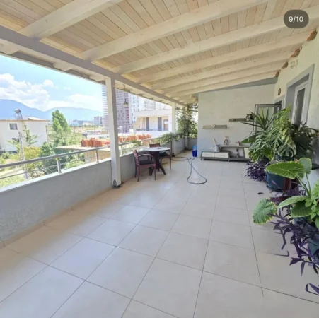 Tirane, jepet me qera Vile 2 Katshe , 241 m² 1.000 € 